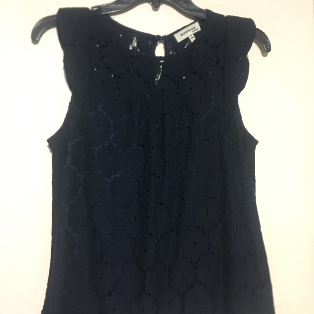 Navy lace top ✨